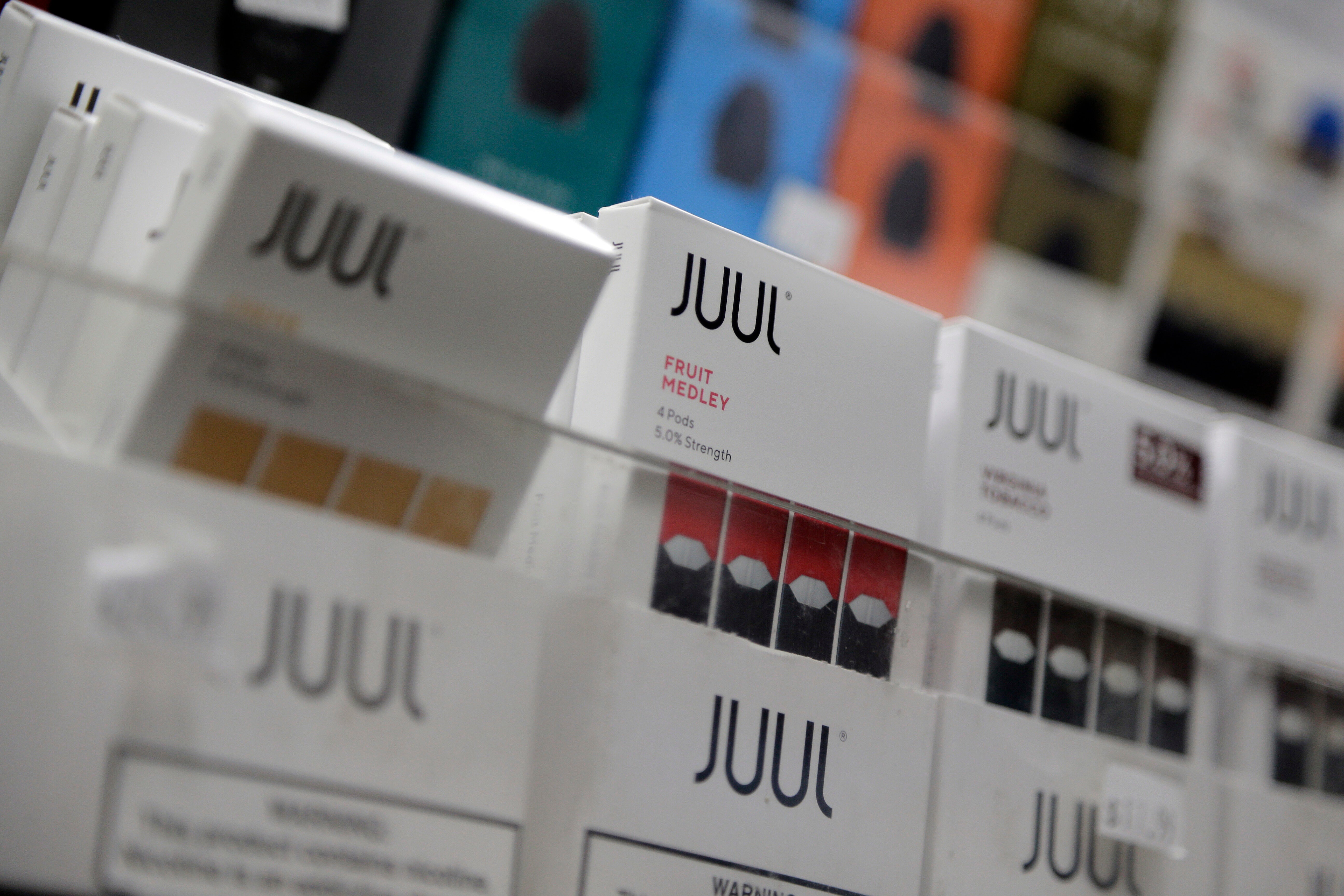 FDA je u četvrtak presudila da Juul-ova e-cigareta može ostati na policama u trgovinama.