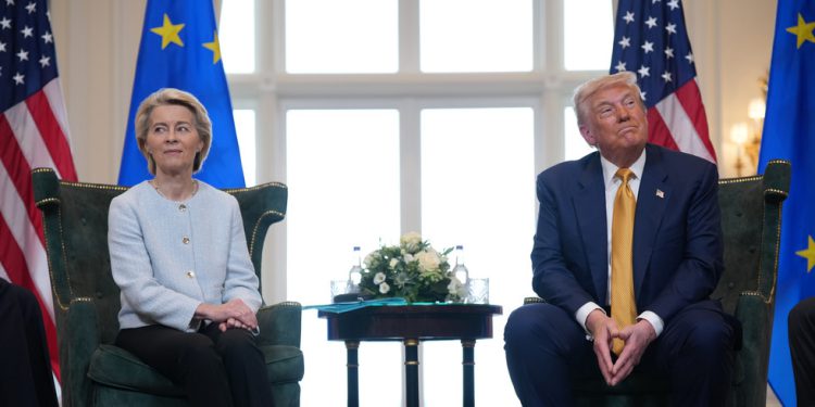 EU podnosi 15% Trumpove tarife u novom američkom trgovinskom sporazumu – RT World News
