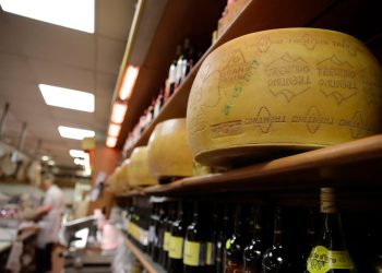 EU zaključana u Trumpovim trgovinskim razgovorima kao tarifnom roku “Oslobodilačkog dana”