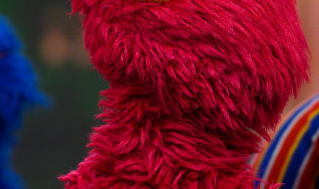 Elmo’s X računa objavljuje seriju Vile poruka nakon što je tajanstveni haker cilja na društvene medije Sesame Street