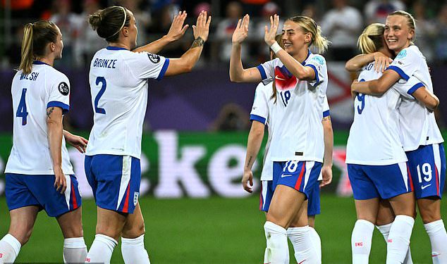 Engleska 6-1 Wales: Lionesses se kvalificira za četvrtfinale ženskog eura s pobjedom nad suparnicima-jer vlasnici završe na drugom mjestu u grupi D iza Francuske