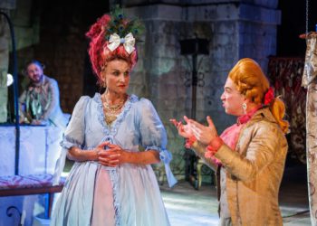 Engleska glumačka diva i kraljica kabarea Adèle Anderson uveličava ‘Školu skandala’