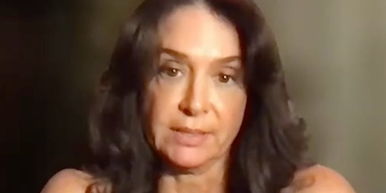 Epsteinova bivša modelna djevojka tvrdi da je sramotni financijer, a seksualni prijestupnik nekada bio “najbolji prijatelji” s Donaldom Trumpom