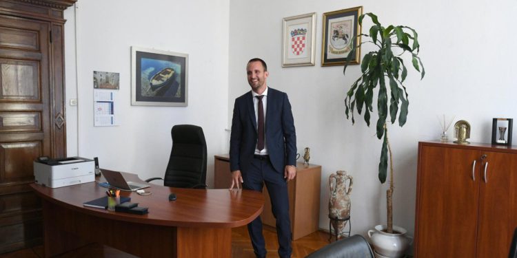 Erlić uputio poziv za prvom sjednicom novog Gradskog vijeća: “Vjerujem da ćemo do tog datuma imati postignut dogovor…”