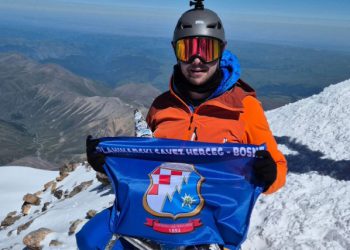 FOTO Hercegovac na najvišem vrhu Europe, Marko Karačić uspeo se na Elbrus