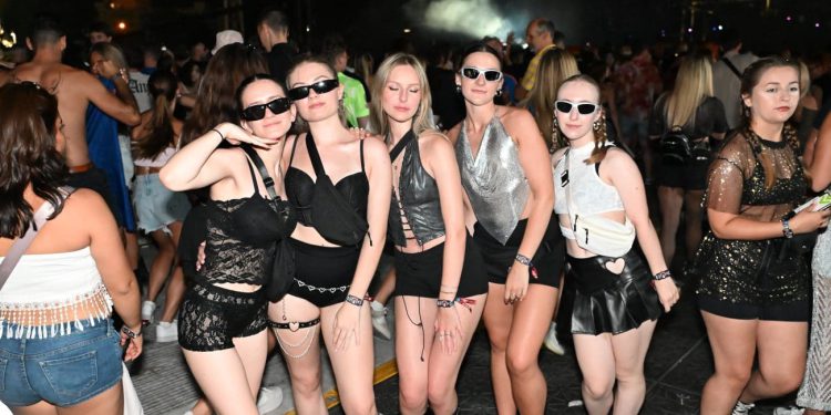 FOTOGALERIJA Druga večer Ultre bila je prava eksplozija energije