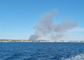 FOTO/VIDEO Ponovno veliki požar kod Pakoštana