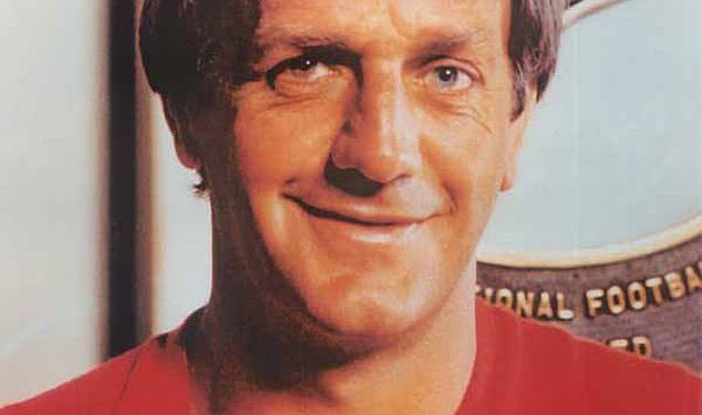 Footy World oplakiva zvijezdu Afl Hall of Fame Barrie Roban nakon vijesti o njegovoj smrti izazvalo je dramatičan trenutak na radiju uživo