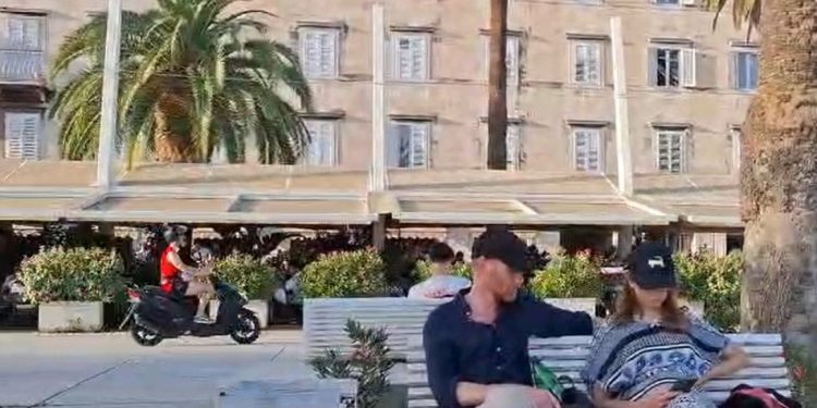 GDJE IM JE PAMET? Mrtvo-ladno se provozali motorom po Rivi