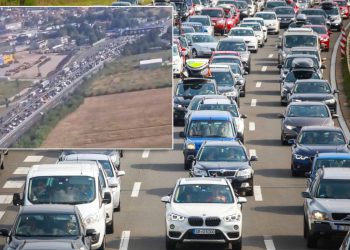 GUŽVE NA CESTAMA Pojačan promet prema moru i obratno