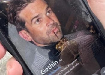 Gethin Jones i Helen Skelton ‘cool’ njihova romansa nakon što je velška zvijezda primijećena na zloglasnoj aplikaciji za upoznavanje tijekom momčadi ‘izlet u Australiju – a prijatelji priznaju da je’ na proboju dolje ‘