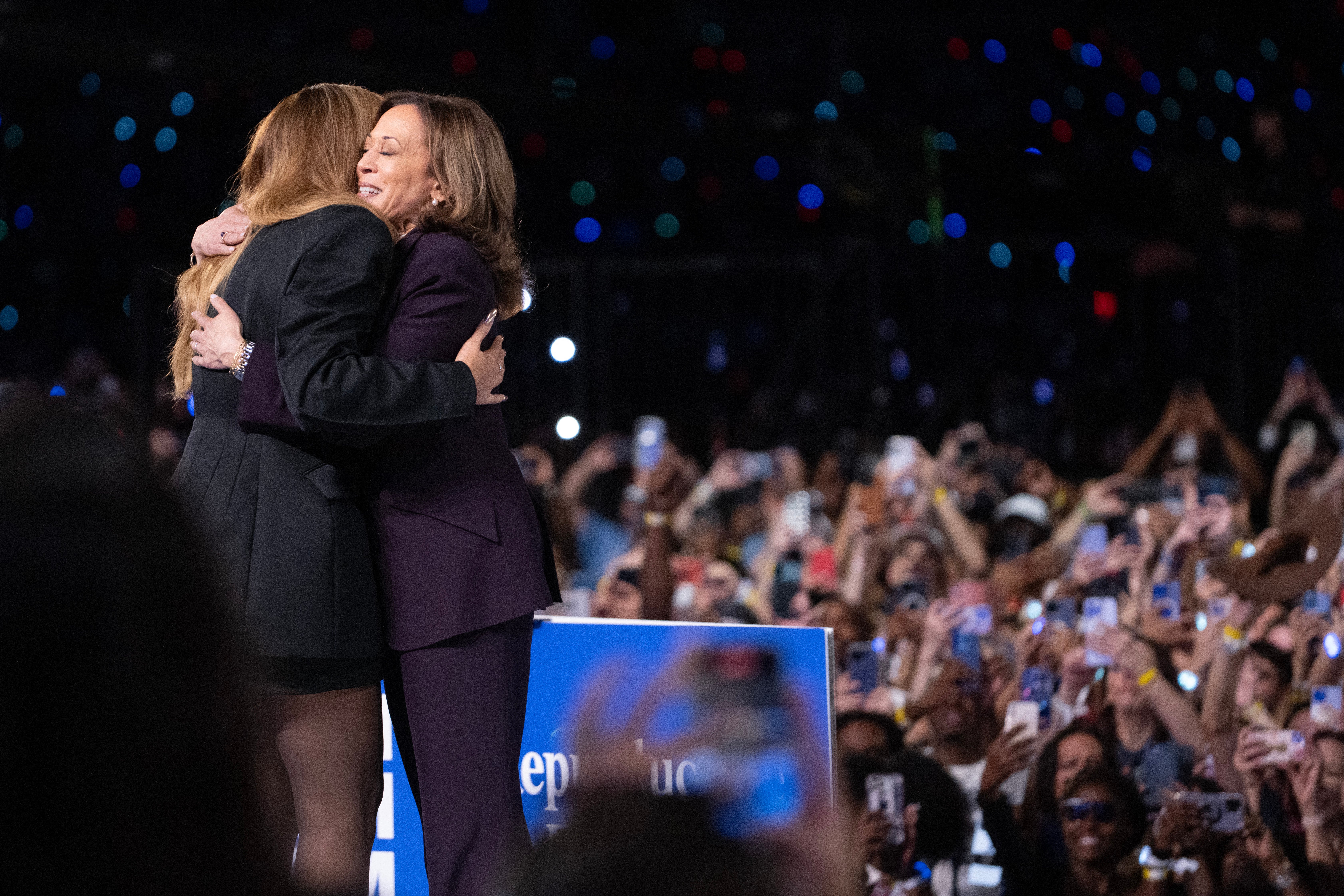 Kamala Harris dobila je Beyonceovu potvrdu u utrci 2024. godine, a kampanja je platila svoju produkcijsku kompaniju za povezane troškove s događajem odobrenja, za koji Trump tvrdi da bez dokaza znači da su