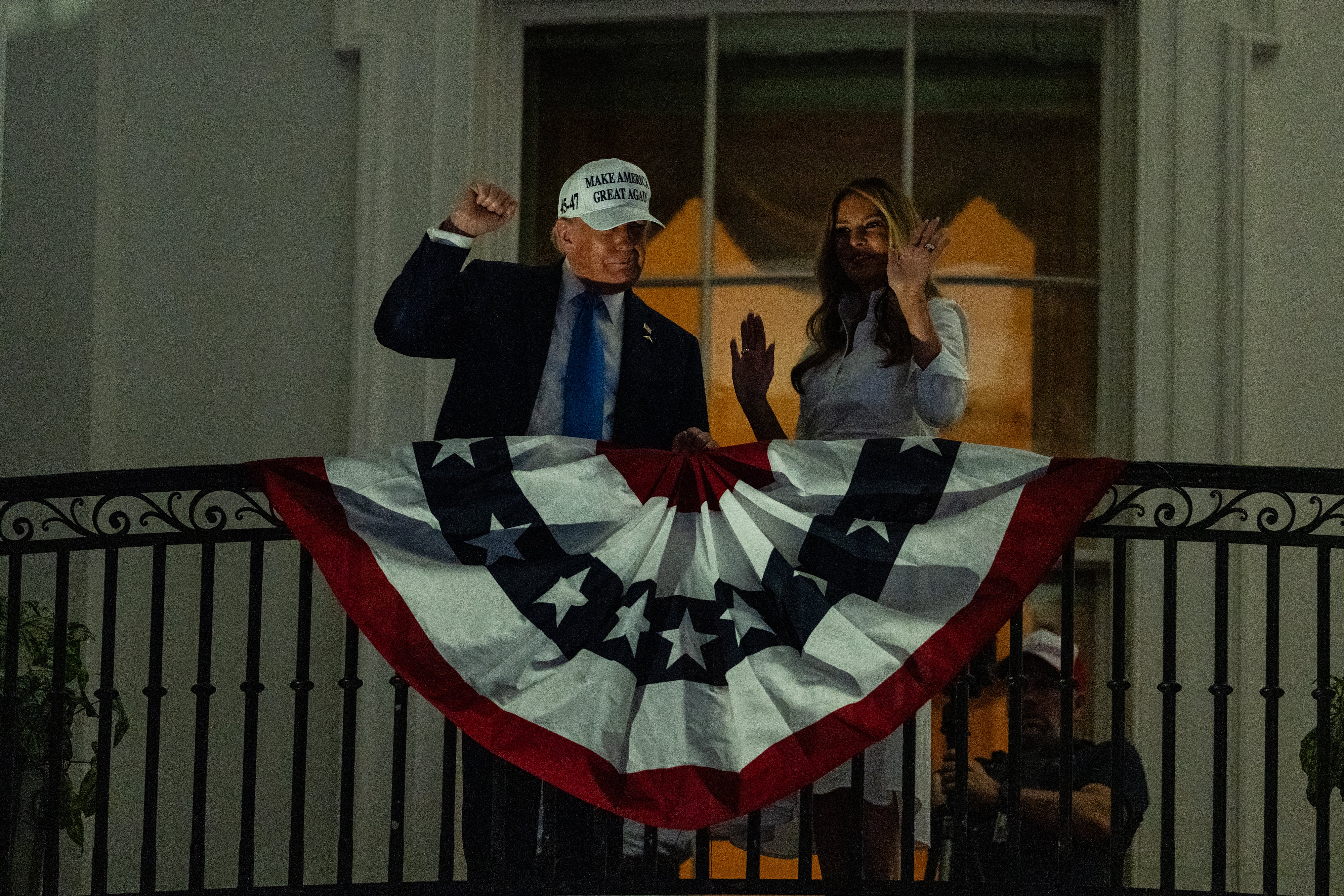 Melania Trump šokirala je gledatelje sudjelujući u plesu svog supruga.