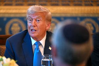 Američki predsjednik Donald Trump viđen u plavoj sobi Bijele kuće u Washingtonu, DC