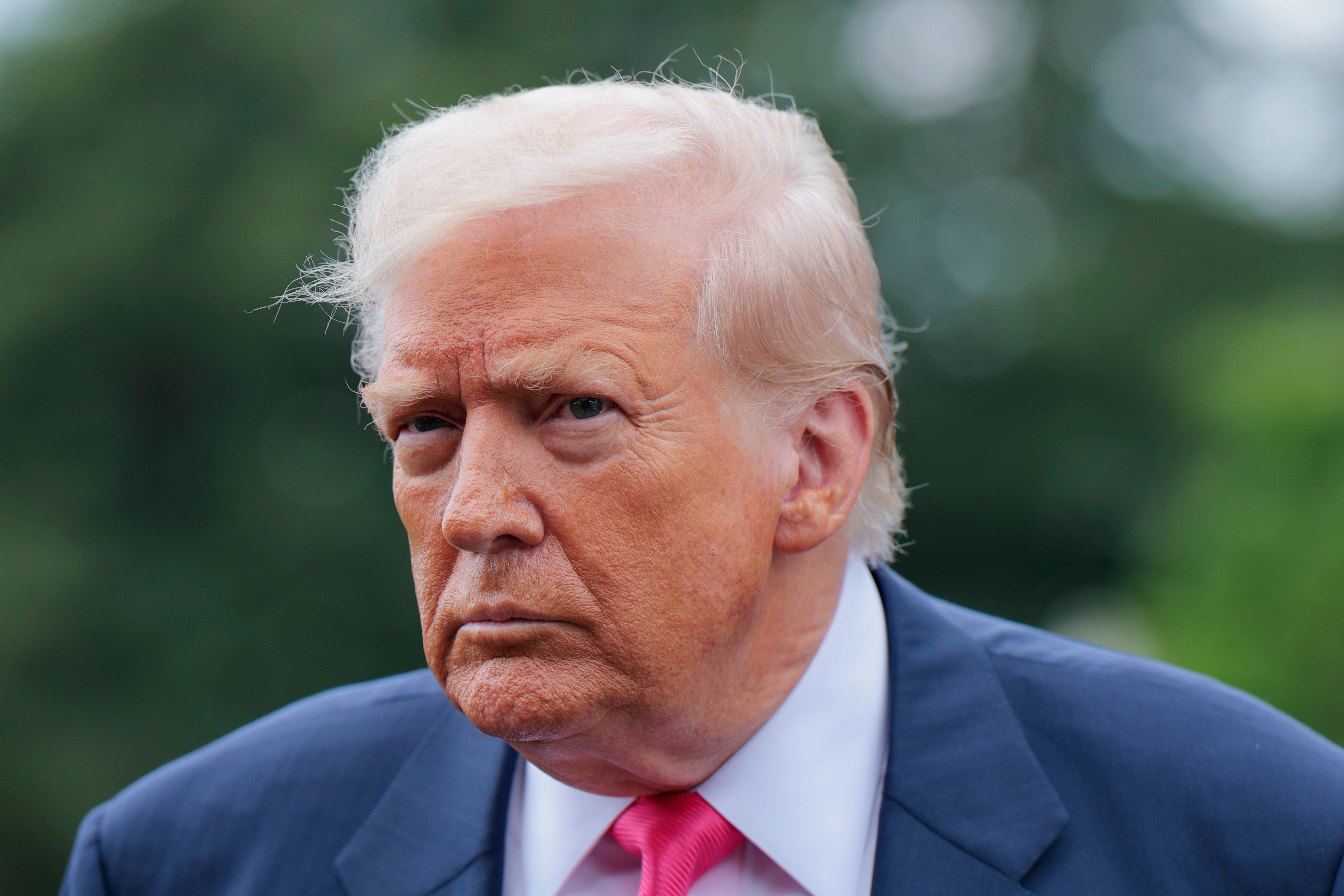 Spremnici za ocjenjivanje odobrenja predsjednika Donalda Trumpa usred Jeffrey Epstein dostavljaju pad s manje od 30 posto neovisnih koji odobravaju način na koji predsjednik upravlja svojim poslom