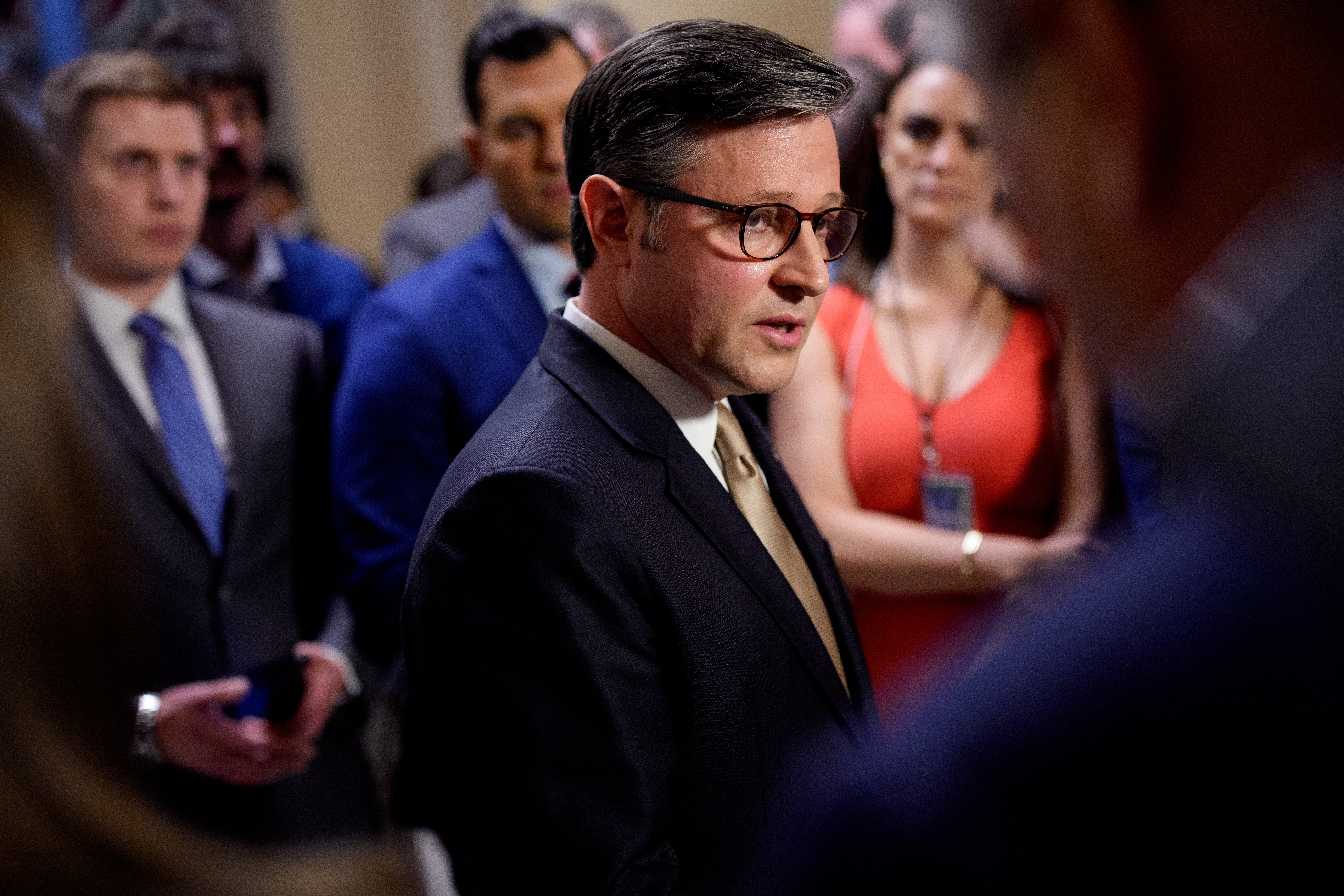 Govornik kuće Mike Johnson rekao je u srijedu novinarima da je skeptičan hoće li Maxwell biti istinit ako svjedoči prije Kongresa