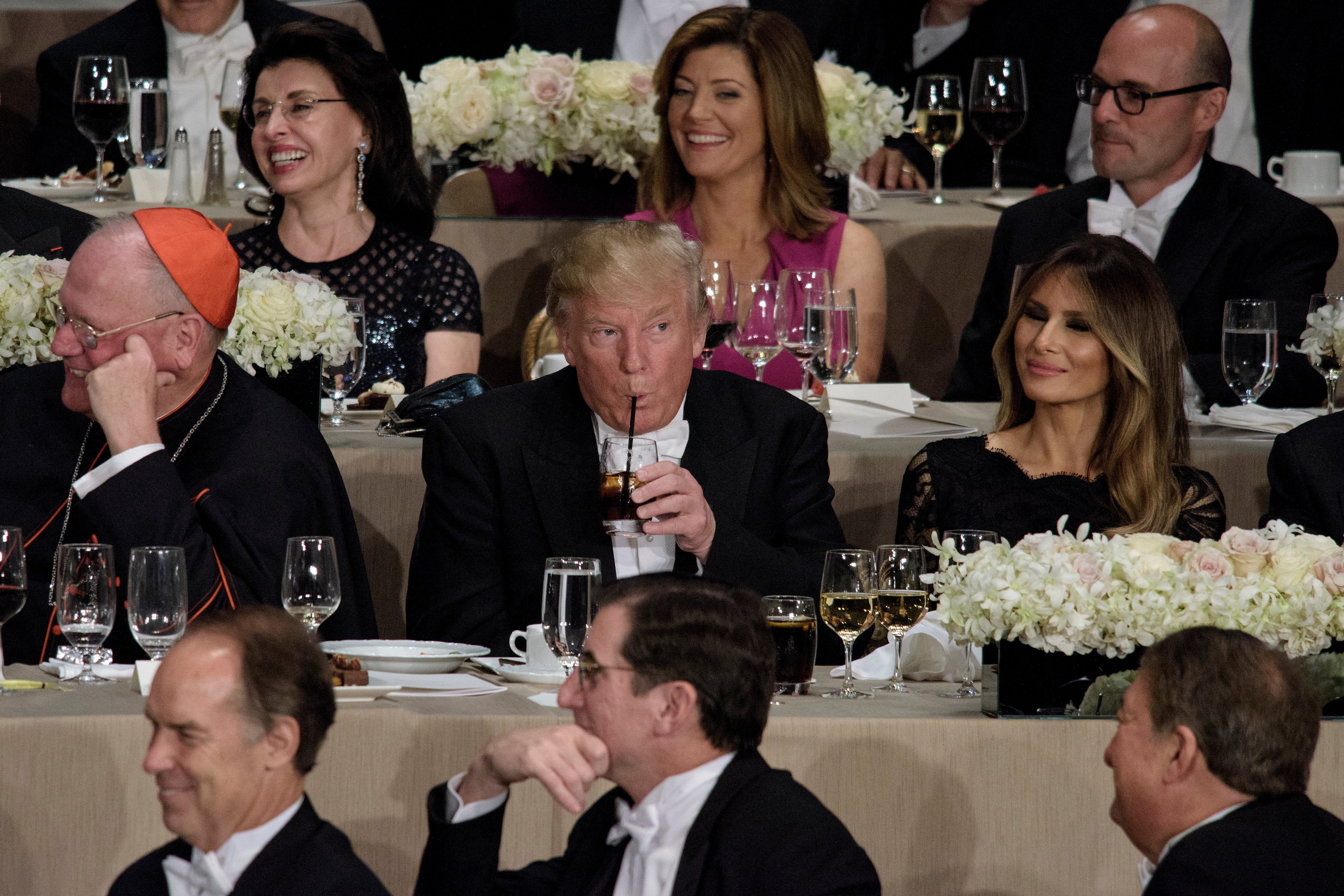 Predsjednik Donald Trump ponovno nam pravi Coca-Cola Meksikanka gurajući tvrtku za piće da koristi pravi trs šećer rekavši: 