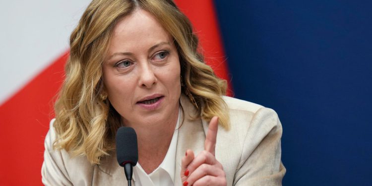 Giorgia Meloni: Izgorjela sam kuću i ostala beskućnika kao dijete, kaže talijanski pm