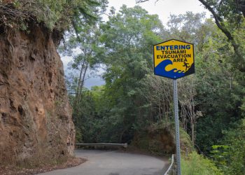 Gledajte pogled uživo na plaži Hawaii kao upozorenja o tsunamiju izdana nakon masovnih potresa pogodi Rusiju