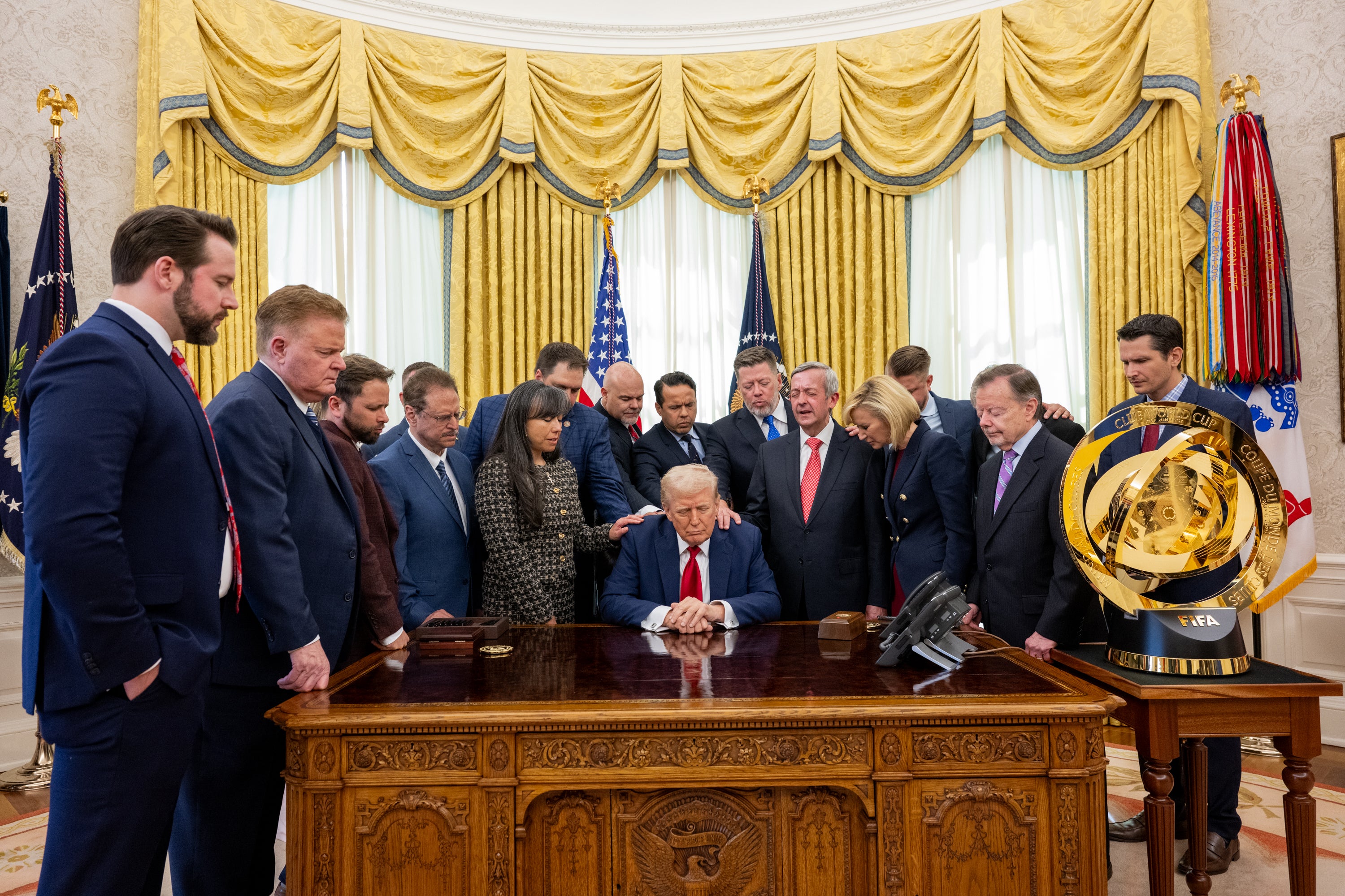 Trump je promicanje vjerske vjere učinio ključnim dijelom svog dnevnog reda, a nova politika saveznih radnika omogućuje zaposlenicima da pokušaju prozelitizirati na poslu