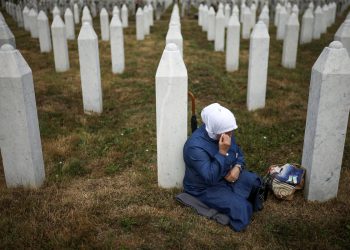 Godišnjica Srebrenice trenutak je da se zapamtite da je gledanje u stranu nije opcija