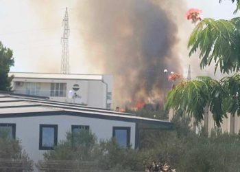 Gori kod šibenske industrijske zone – Stigli kanaderi!