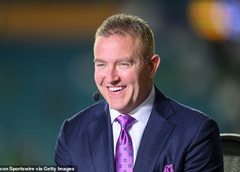 Građanski rat izbija na ESPN-u dok se popularne ličnosti u zraku sukobljavaju zbog ‘vjerodostojnosti’ u javnom pljuvanju