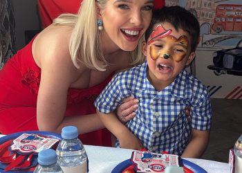 Helen Flanagan iskreno raspravlja o borbi s bivšim Scottom Scottom Sinclairom i ‘krivicom mame’ o različitim vezama sa svojim troje djece