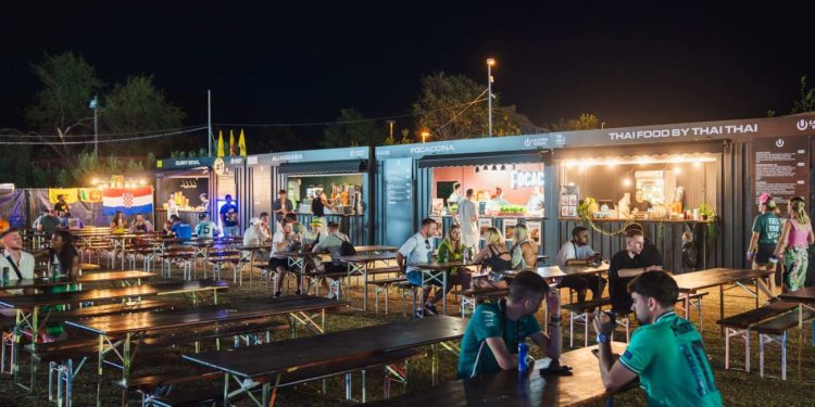 Hrana miriše, ali stolovi zjape prazni. Partijaneri odbijaju ove cijene i/ili ćevapi za 14 eura tjeraju gladne?