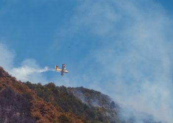 Hrvatski kanaderi gase požar u Prozor-Rami