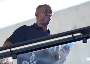 Ian Wright otkriva svoj stav o odluci Engleske da prestane uzimati koljeno nakon internetskog zlostavljanja zvijezde Lionessesa Jess Carter