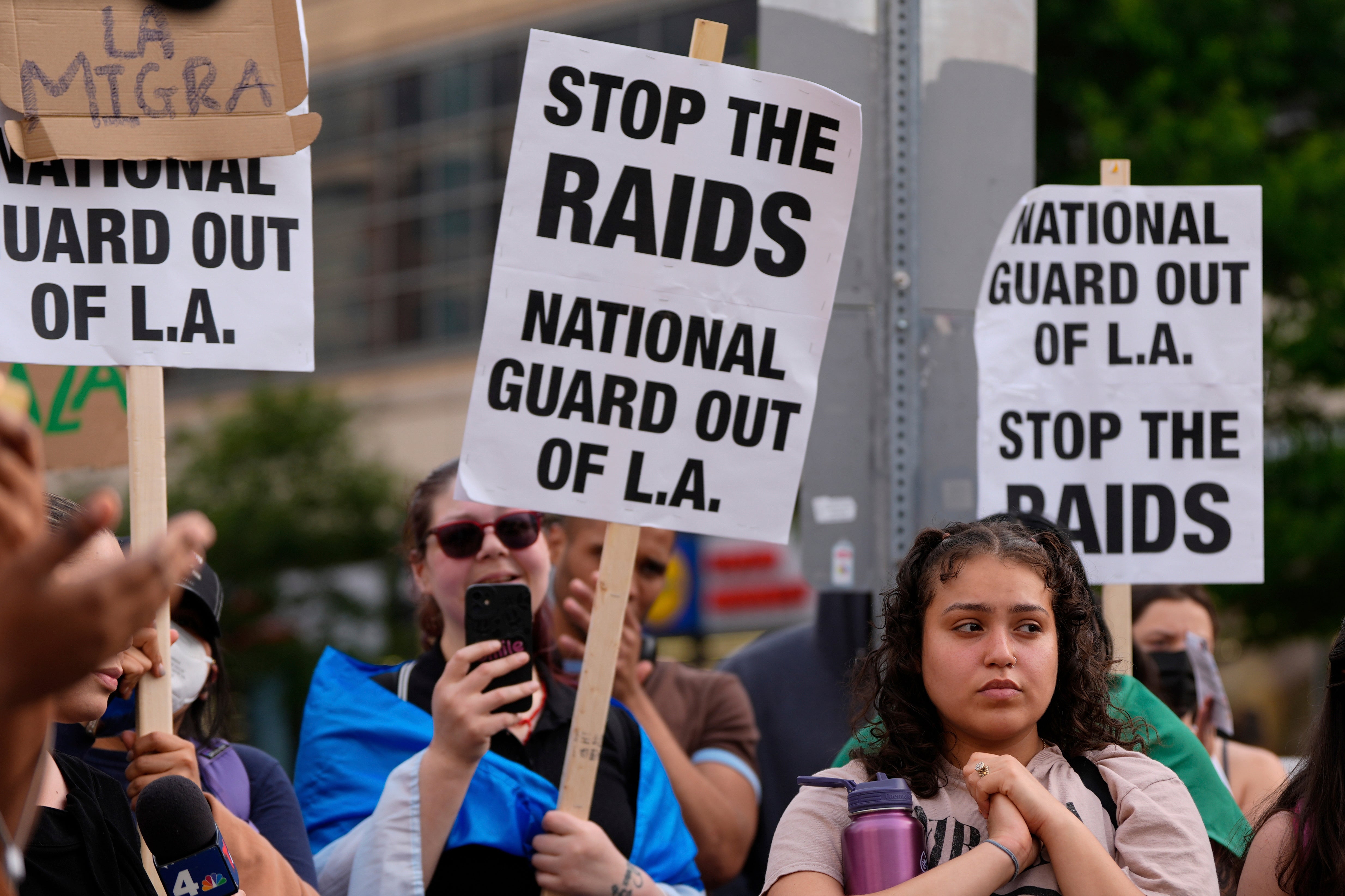 Stručnjaci se boje da bi uprava mogla privući ideološki istomišljenike, regrutovanje leda upravo zbog agresivnih radnji provedbe koje su izvukle široke prosvjede