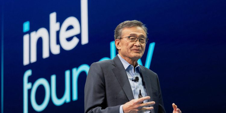 Intel tone već šesti kvartal zaredom: Može li novi CEO izvući kompaniju iz krize?