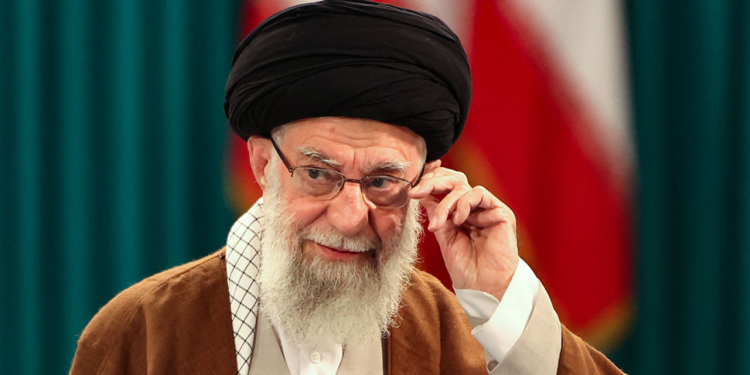 Iranski vrhovni vođa navodno spava cijeli dan, dobiva se na drogama: Izvještaj