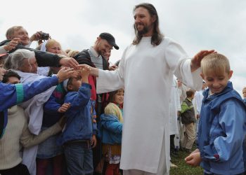 Isus iz Sibira: prometni policajac koji je postao kultni vođa – i sada će provesti 12 godina u zatvoru