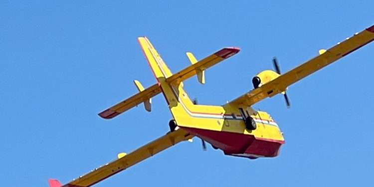 Izbio požar na Dinari: Na terenu kanader i air tractor