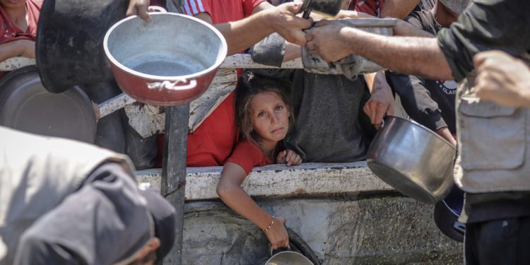 Izraelske kapljice za pomoć u Gazi su dimna zaslona – šef agencije UN – RT World News