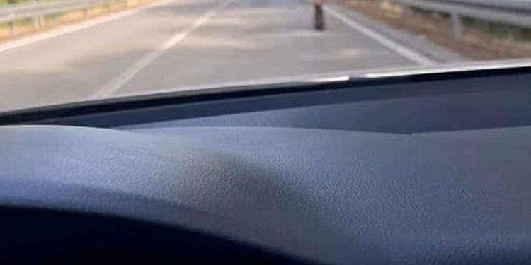 JADRANSKA MAGISTRALA: Dječak bez kacige juri romobilom 70 km/h