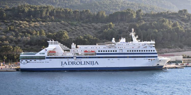 Jadrolinija ovog vikenda ima promjene u plovidbenom redu. Evo na kojim linijama