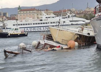 Jako nevrijeme u splitskom plovnom području uzrokovalo brojne štete na plovilima i lučkoj infrastrukturi