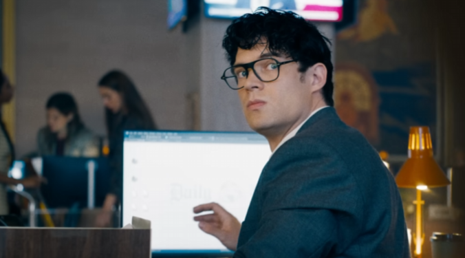 James Gunn ima objašnjenje kanona stripa zašto ga naočale Clarka Kenta nekako spriječe da bude prepoznat kao Superman