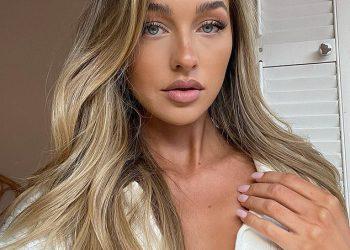 Je li ovo najzgodniji WAG? Glamurozni influencer budi društvenu scenu nakon što je potvrdio romansu ragbi zvijezdom