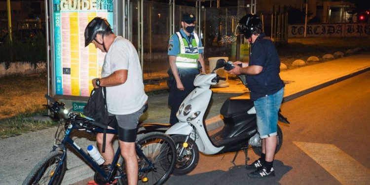 Jedan bježao, drugi pijan, treći bez dokumenata! Policija zaustavila 84 prekršitelja u jednoj noći, objavljeni detalji
