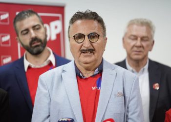 Jedini nije slikao listić, a nitko nije ni pomislio da je on HDZ-ov i Kerumov ‘žetončić’: “Jakov je moj prijatelj, nemam za koga drugog glasati”
