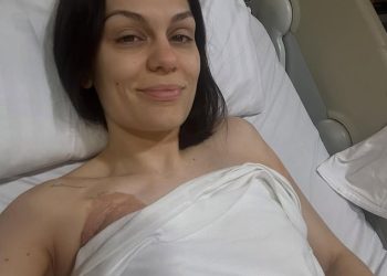 Jessie J dijeli emocionalno ažuriranje raka dojke zbog čega je plakala ‘sretne suze’ jer zahvaljuje fanovima na podršci nakon mastektomije