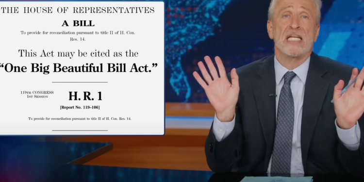Jon Stewart Skewers GOP ‘za show’ prosvjede protiv Trumpovog Billa koristeći vlastite riječi