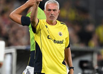 Jose Mourinho zatvara se na potpisivanje branitelja Premier lige – s bivšim igračem Barcelone koji je stigao u Tursku ispred Fenerbahce Medical