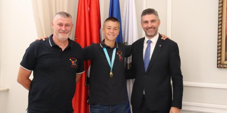 Juniori VK Neptun na prijemu kod Frankovića