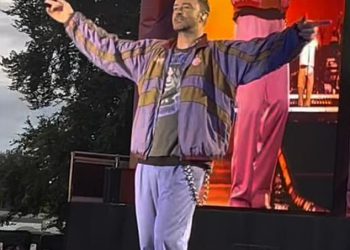 Justin Timberlake iskričava zabrinutost zbog ‘umornog’ pojavljivanja uoči završne emisije World Tour, jer fanovi nagovaraju ‘potreban mu je pauza’ slijedeći niz „minimalnih minimalnih, usana“ nakon što zahtijeva povrat povrata