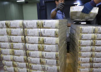 Južna Koreja da građanima daje besplatan novac – RT World News